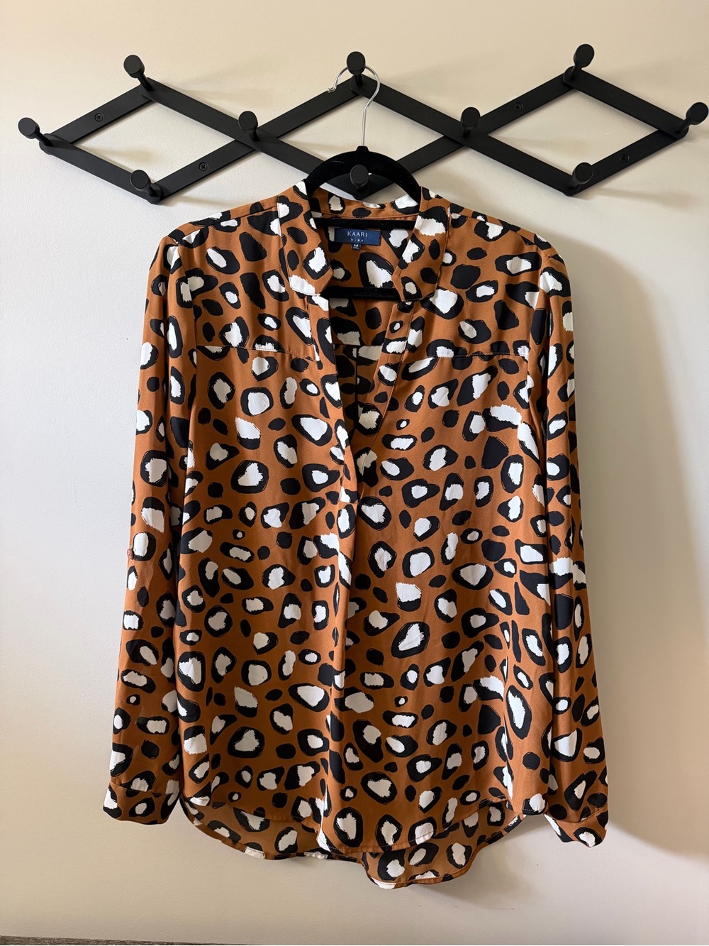 Kaari Blue | Leopard blouse